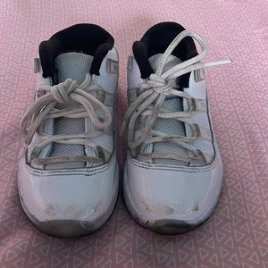 Preowned Jordan 11s